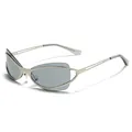 Occhiali da sole cat-eye metallici Y2K per donna con lenti grigie e montatura irregolare - Matte Silver Frame Light Grey Lens
