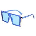 Modische übergroße blaue quadratische Sonnenbrille mit Goldakzenten für Damen - Blauer Rahmen / Blaue Gläser