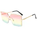 Lunettes de soleil carrées oversize pour femmes avec verres dégradés rose-bleu et monture or. - Monture Dorée Rose Jaune Vert