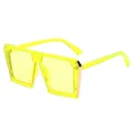 Übergroße quadratische Mode-Sonnenbrille mit fluoreszierendem gelbem Transparentrahmen - Gelber Rahmen Gelbe Gläser