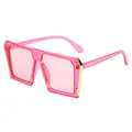 Große rosa quadratische Sonnenbrille für Damen mit stilvollen Gold-Metall-Akzenten und UV-Schutz - Transparent rosa Rahmen rosa Gläser