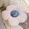 Cojín de silla de peluche rosa en forma de flor con centro azul bordado con Dream - Pétalo Rosa Empolvado Centro Azul