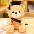 Peluche de oso de graduación con birrete negro y banda de felicitaciones premium - 23cm / Estilo Sombrero Negro / Tostado