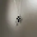 Silberne Halskette aus Titanstahl mit Doppelkreuz-Anhänger im Hip-Hop-Stil für Damen und Herren - Schwarzes Kreuz (XL181900) / Feine Kreuzkette (45+5)cm