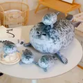 Set di peluche di foca grigia realistica in varie dimensioni per decorazione casa. - Set 1 Grande + 4 Piccoli / Set Madre e Figlio / 50cm