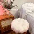 Cojín de asiento grueso en forma de flor beige almendra con textura de felpa suave - 40CM / Beis Almendra