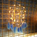 Atrapasueños estilo bosque con luces LED cálidas plumas azules y colgante de luna - Con Luces LED / 15cm (Diámetro) / Azul