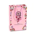 Vista detallada de bolsa de regalo rosa con atrapasueños, flores y texto inspirador - Bolsa de Regalo Rosa (MS66666-1) / 17x25.5x7cm
