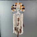 Atrapasueños Árbol de la Vida bohemio tejido a mano con flores y plumas marrones - Colgante individual / Flor Café Oscuro Artículo Individual