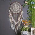 Großer Bohème Traumfänger mit Spitzenhäkelarbeit und weißen Federn für Wanddeko - Boho Häkelstil (MS9141D) / 40x110cm