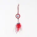 Acchiappasogni rosso fatto a mano con ciondoli contro il malocchio e piume decorative - Senza Portachiavi / Rosso