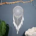 Großer Boho Traumfänger in Beige mit weißen Federn als Wanddekoration für Zuhause - Bohemian Anhänger (MS9280)
