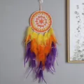 Attrape-rêves coloré fait main avec centre crocheté et plumes violettes et jaunes - Style Orange Jaune Violet (MS9318)