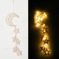Decoración colgante de luna y estrella de ratán hecha a mano con luz nocturna LED cálida - Estilo Luna Estrella Hueca (MS0033-7) / Natural