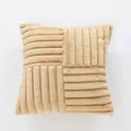 Housse de coussin carrée en fausse fourrure côtelée beige avec motif de patchwork - 45x45cm Sans Garnissage / Peau de Lapin Épissée Double Face