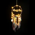 Atrapasueños hecho a mano con luces LED cálidas y nubes blancas - Atrapasueños con Decoración de Nubes (MS0109CD)