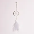 Atrapasueños blanco hecho a mano con plumas y cuentas para el coche o para el hogar - 8cm / Blanco (MS9341W)
