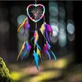 Atrapasueños de arcoíris en forma de corazón con plumas de colores y cuentas decorativas. - 8cm / Corazón Arcoíris (MS1512)