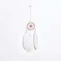 Atrapasueños de pared blanco hecho a mano con plumas y una flor rosa central detallada - 8cm / Flor Rosa (MS9305)