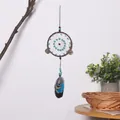 Handgemaakte dromenvanger met turquoise kralen en blauwe veren voor wanddecoratie. - Kompas Blauw-Groene Breuksteen Stijl (MS9394) / 7.5cm / Blauw