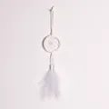 Atrapasueños blanco de estilo nórdico con plumas suaves y perlas blancas decorativas - Atrapasueños de un solo anillo (MS9341W) / Blanco