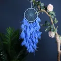 Atrapasueños azul hecho a mano con plumas para decoración de pared estilo bohemio - Azul Real (MS9483) / 15cm