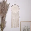 Handgeweven macramé dromenvanger met witte veren voor een boho stijl wanddecoratie - MS9416A
