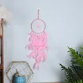Atrapasueños rosa tejido a mano con plumas suaves para decoración de pared boho - Rosa (MS9485) / 15cm