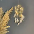 Atrapasueños blanco bohemio con colgante de luna y decoración de luces LED cálidas - Blanco con Luces