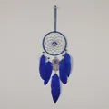Blauer Böser Blick und Hamsa-Hand-Traumfänger-Anhänger mit leuchtend blauen Federn - Blau