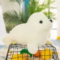 Lindo peluche de foca blanca presentado en una cesta metálica con decoración - 25cm / Blanco
