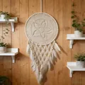 Grande acchiappasogni boho fatto a mano con piume bianche e perline di legno - Stile Fiore a Cinque Petali (MS9089E) / 40CM / Beige