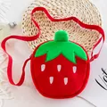 Süße japanische Plüsch-Erdbeer-Rundtasche für Kinder mit verstellbarem rotem Gurt - 20cm / Erdbeere