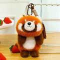 Primer plano de un peluche de panda rojo para llavero en mesa de madera con fresas - Mapache / 18cm (Con Cordón)