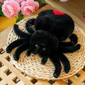 Peluche de araña negra realista con un patrón de corazón rojo único en el lomo peludo. - 25cm / Negro