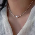 Elegante minimalistische silberne Halskette mit zerstoßenen Perlen und einer weißen Perle - Halskette / Crushed Silver Weiße Perle