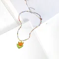 Handgefertigte bunte Perlenkette mit einem leuchtenden Tulpenanhänger im Dopamin-Stil - Tulpe