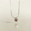 Elegante 3D Saturn Planeten Halskette mit silberner Schlangenkette und lila Perle - Goldener Rahmen Lila Perle