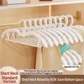 Witte kunststof kledinghanger met korte nek speciaal voor lage kasten en rekken - Standaard Korte Nek Stijl / 10 Stuks Verpakking / Crèmewit