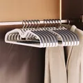 Versterkte kledinghanger met korte nek in premium grijs met antislip schoudervulling - Korte Nek Verbeterde Stijl / Bespaar 75% Ruimte-Verhoog Kleding 8cm / Stil Grijs