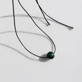 Minimalistische verstellbare Halskette mit grüner Natursteinperle an schwarzer Schnur - Schwarze Kordel - Malachitgrün / 1 Stück