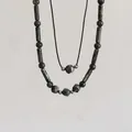 Collana di perle in pietra naturale fatta a mano nei toni grigio e nero, stile minimalista - Collana Set di Perline a Rombo con Fiori Grigi / Grigio