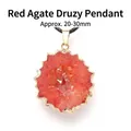 Pendentif en tranche de géode d'agate rouge naturelle avec bordure dorée de 20-30mm - Pendentif Géode / Agate Rouge