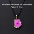 Collier pendentif en pierre brute d'agate fleur solaire rouge rose avec cordon - Tournesol Rose Rouge