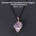 Collier pendentif en pierre d'améthyste violette naturelle brute avec cordon de cire noire - Style Pierre Brute d'Améthyste Naturelle Bordure Dorée