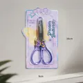 Vista dettagliata delle forbici di sicurezza farfalla per bambini, altezza 16 cm e larghezza 9 cm - 6086 Forbici Farfalla da Sogno (Viola)