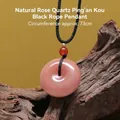 Pendentif en jade fleur de pêcher rose avec collier de corde noir réglable de 73cm - Collier Boucle Pingan Pierre de Pêche Naturelle Corde Noire