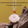 Natürlicher rosa Jade-Wolken-Anhänger mit khakifarbener Kordel und Perle Akzent - Natürliche Pfirsichquarz Wolkenschloss Khaki Kordel Halskette / Umfang Ca. 73cm