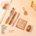Set de regalo de papelería completo de Capibara con bolígrafos, pegatinas y corrector - Bolsa de Regalo Carpincho (Estilo B) / 60.00g