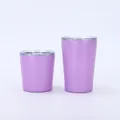 Vergleich von 8oz und 12oz fliederfarbenen Edelstahl-Isolierbechern mit klaren Deckeln - Violett